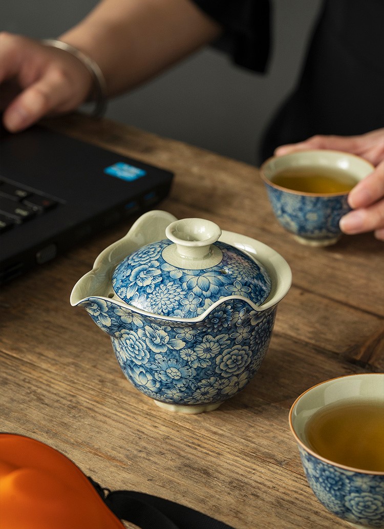 Blue and White Porcelain Teapot and Cup Travel Tea Set, 1 Teapot+3 Cups with Case