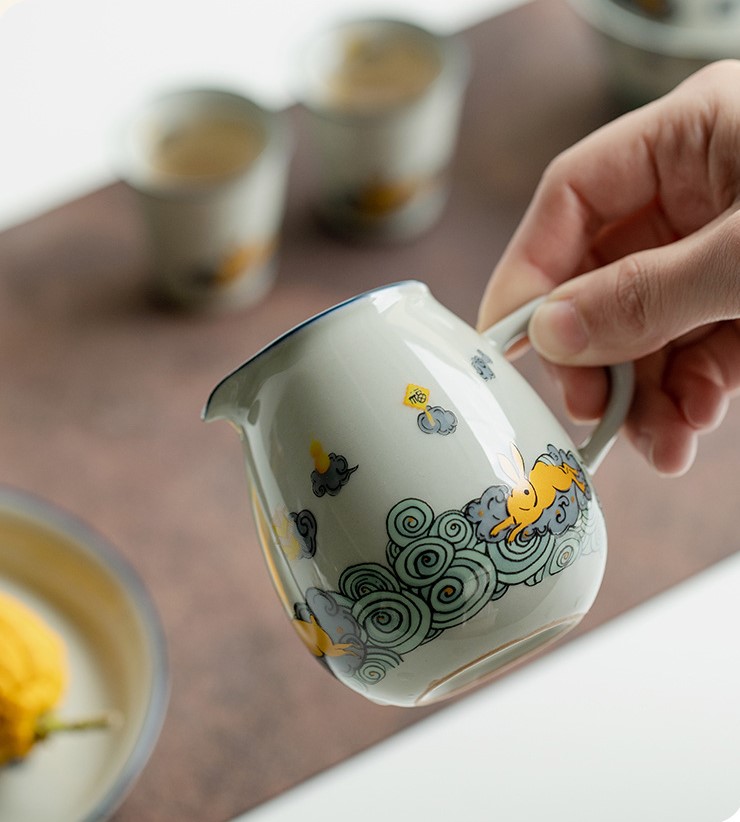 Golden Rabbit Tea Pitcher 200ml