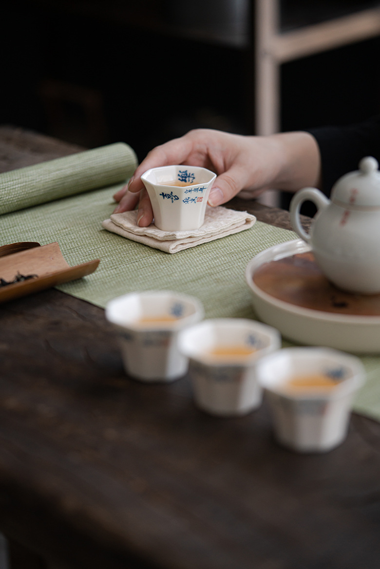 Octagonal Chinese Calligraphy Tea Cups Set (4 PCS) 40ml