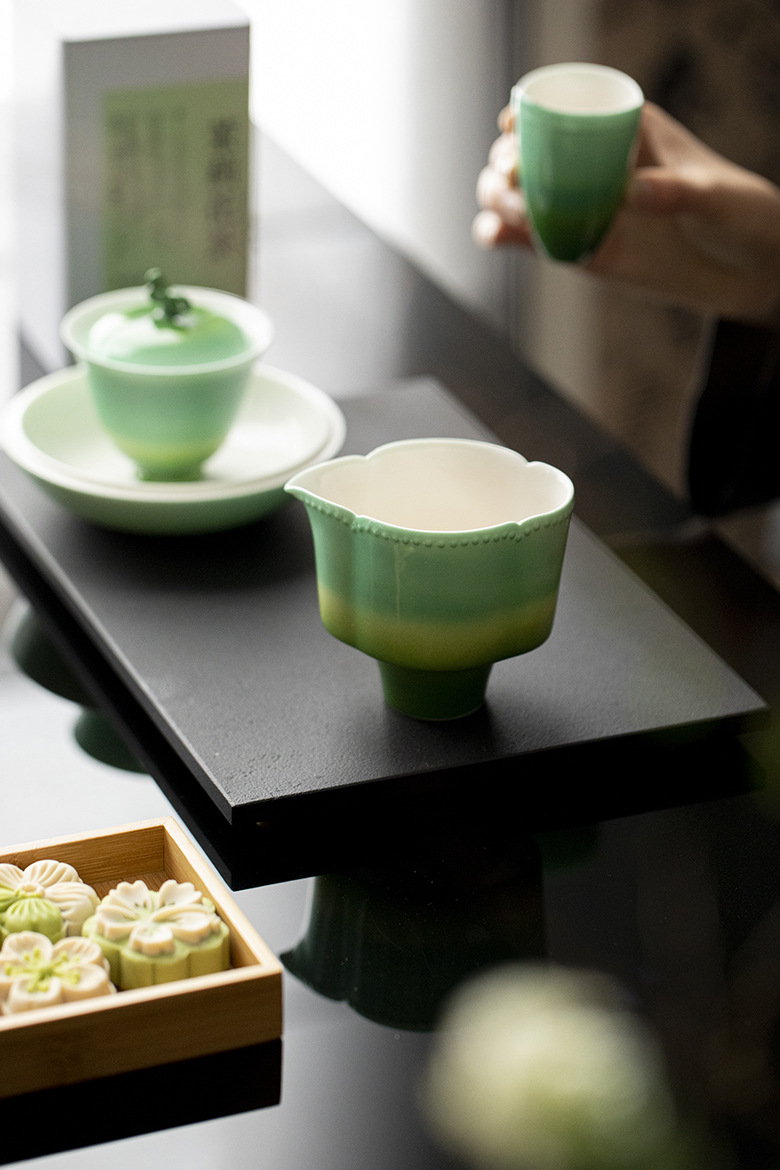 Gradient Green Pitcher 210ml