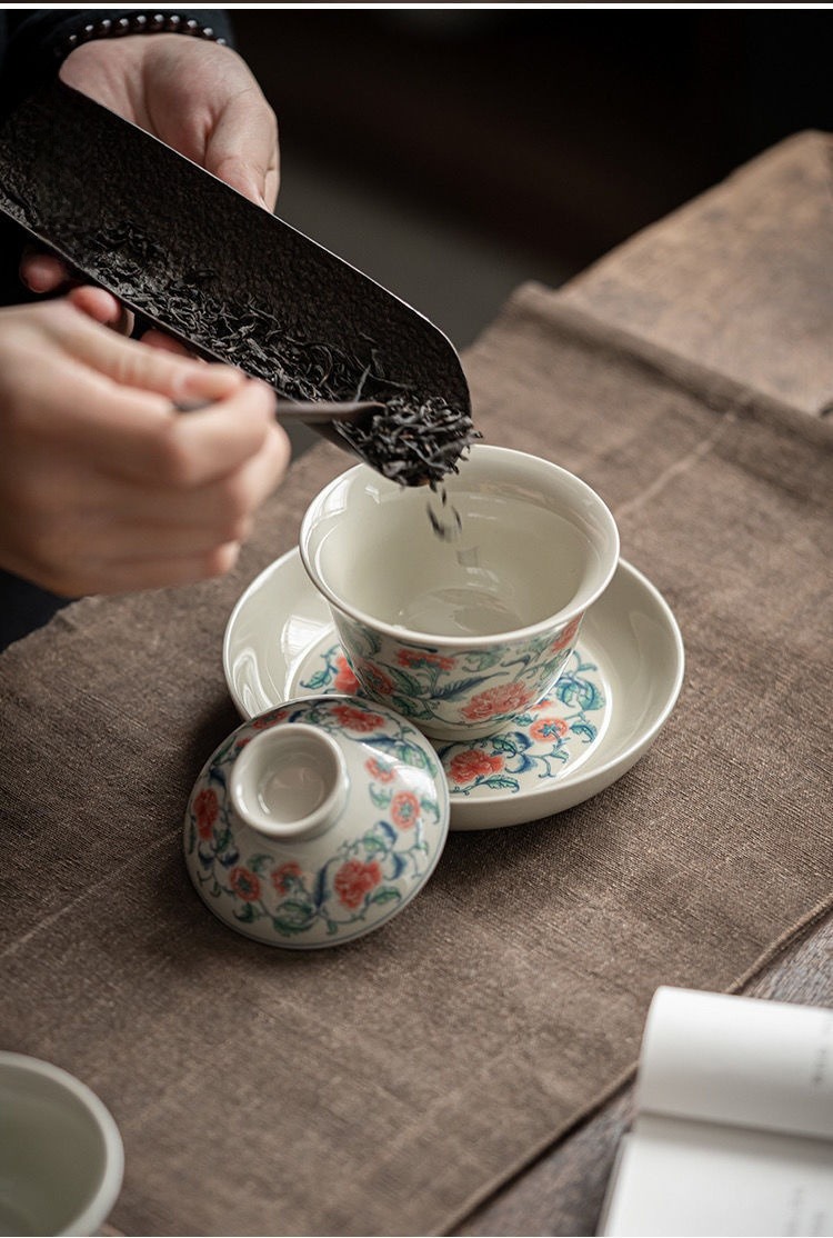 Traditional Lotus Gaiwan with Saucer 150ml