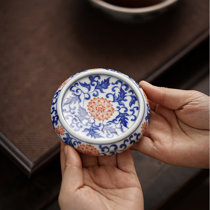 Collection of Classic Pattern Lid Holders