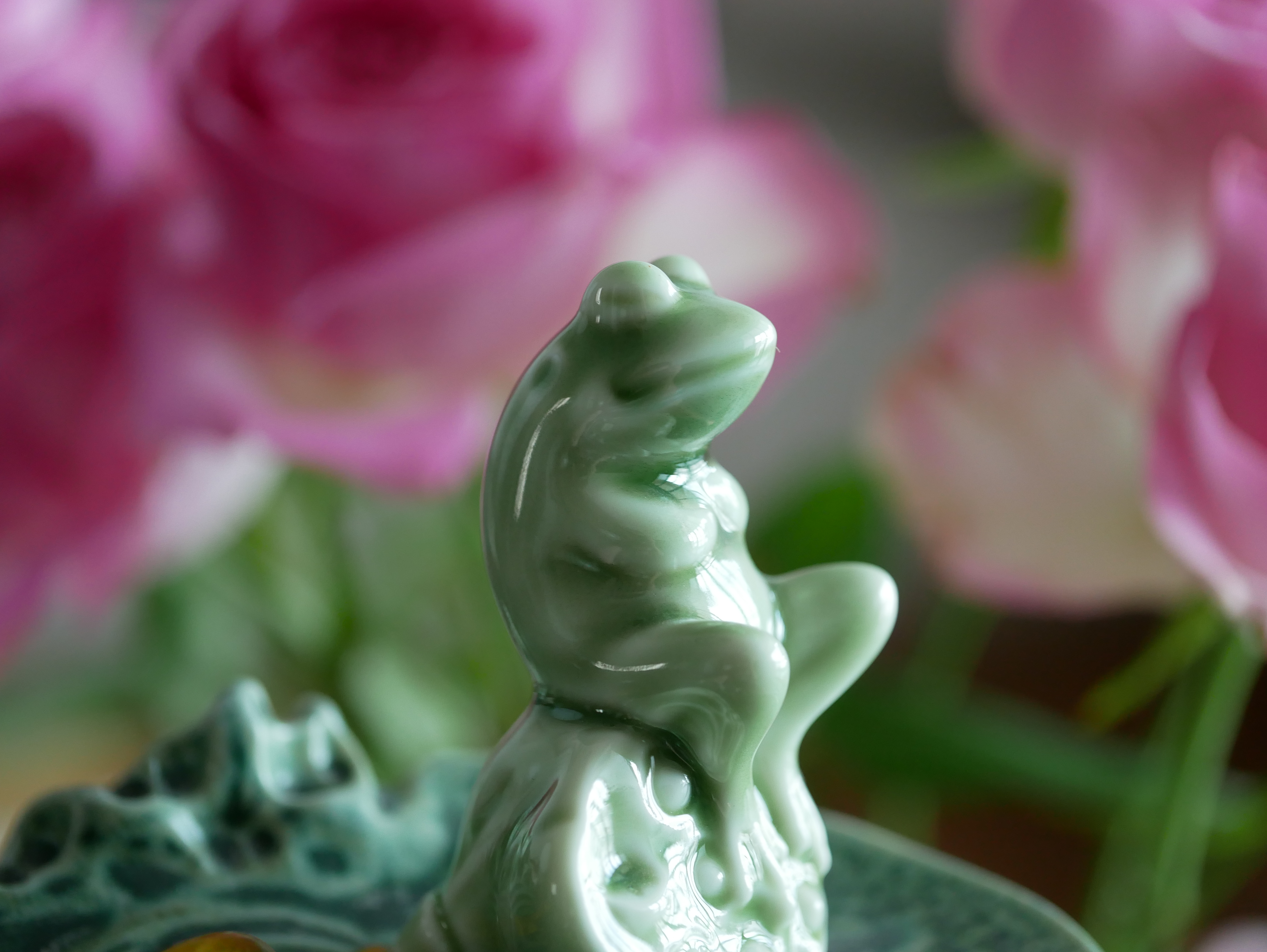 Frog At Ease Ceramic Incense Stick Holder, Funny Incense Set Ornaments