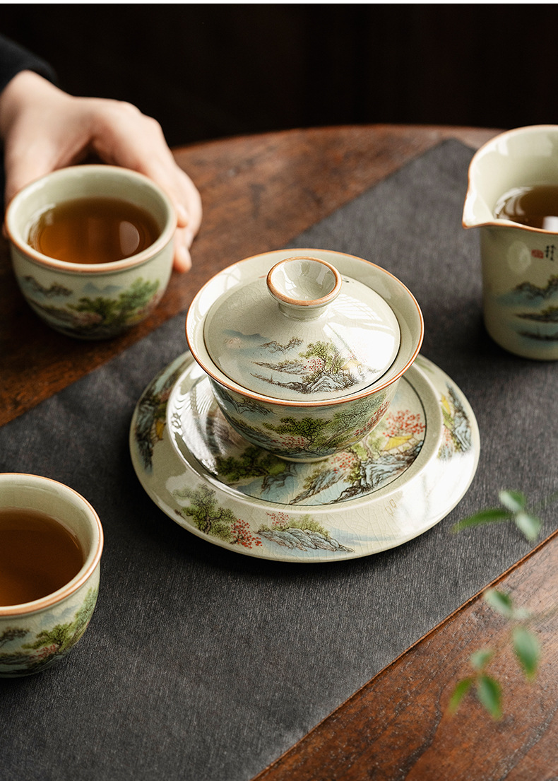 Spring Landscape Gaiwan with Sacuer 160ml