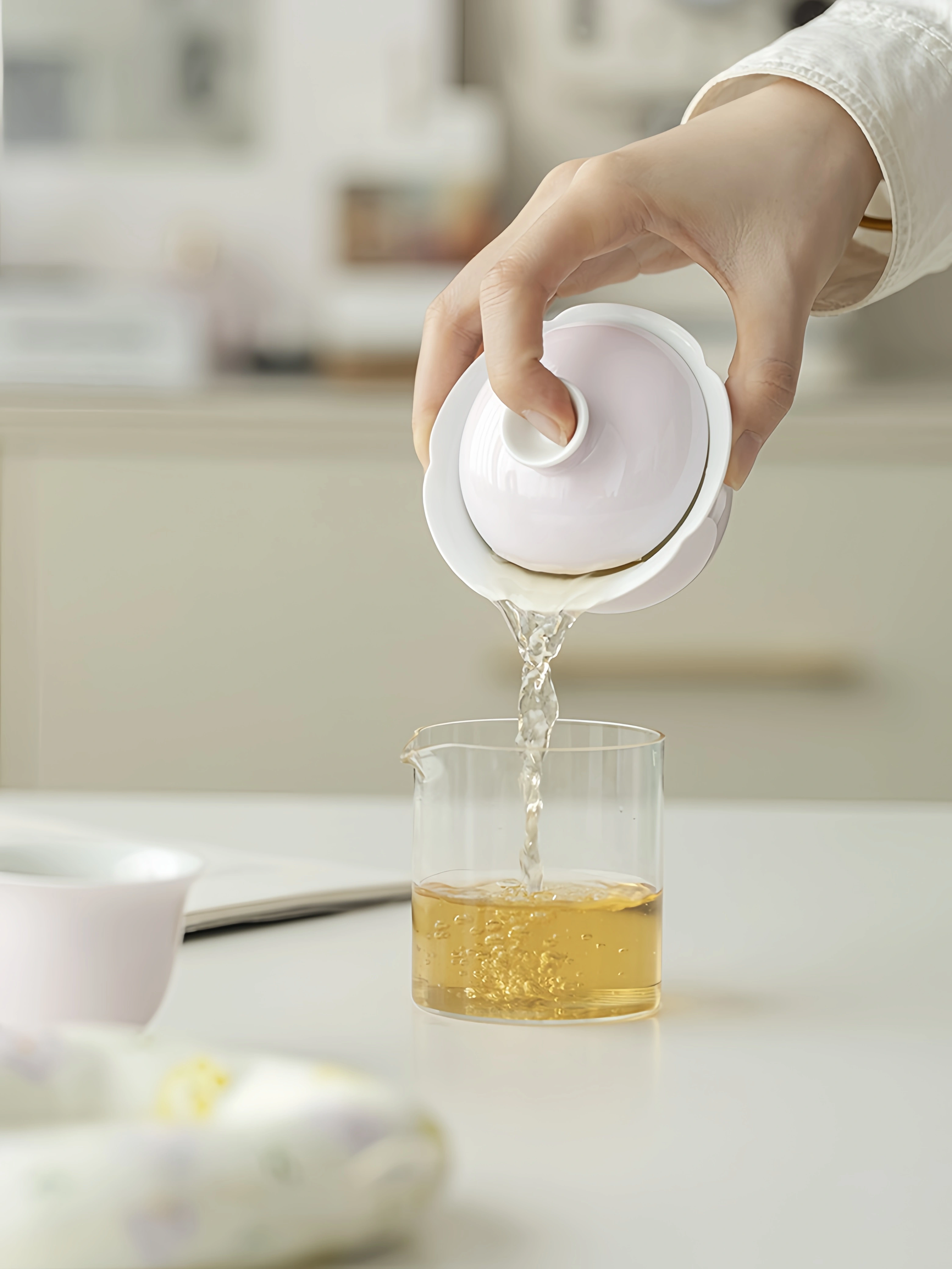 Monochrome Floral Porcelain Gaiwan 140ml, 6 Colors Optional