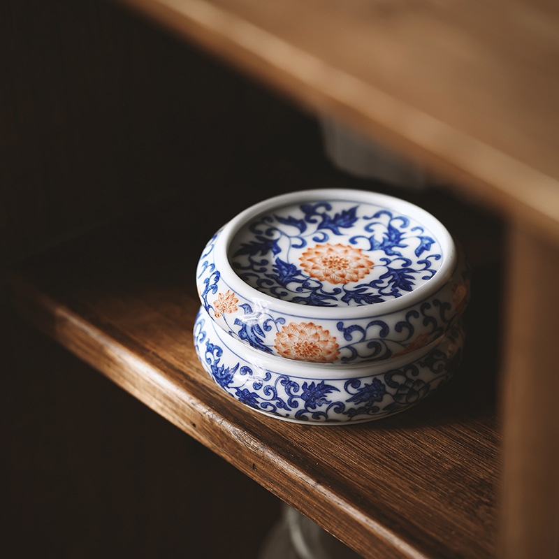 Collection of Classic Pattern Lid Holders
