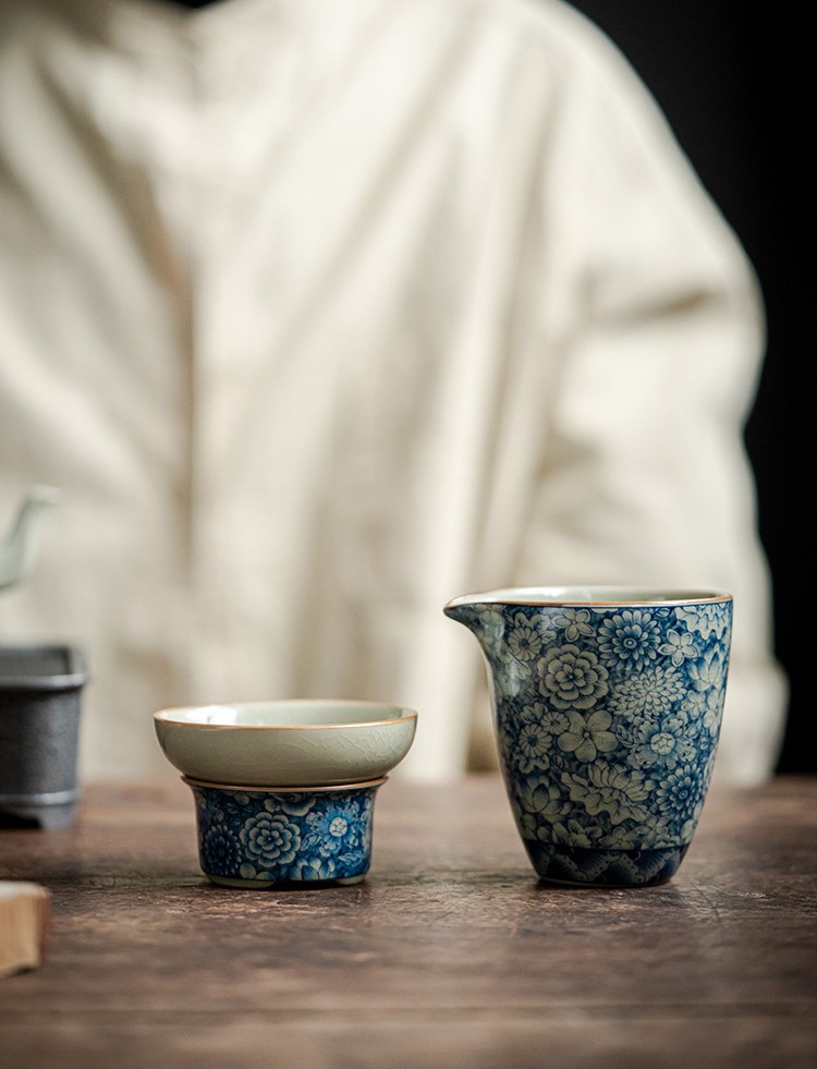 Myriad of Flowers Tea Strainer Set, Porcelain Stainer+Holder