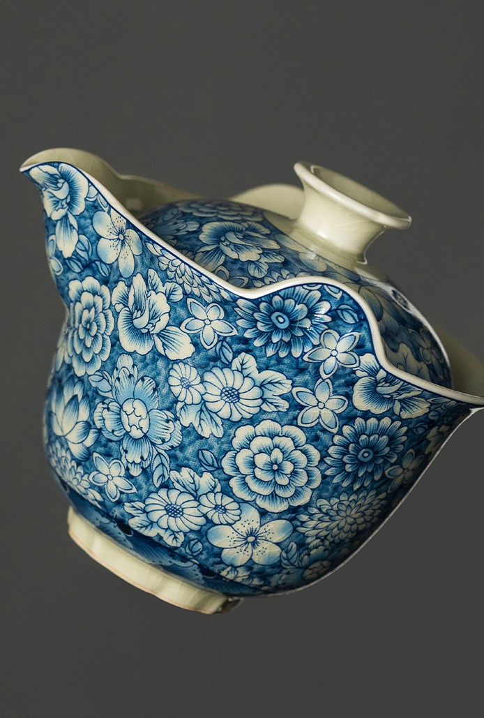 Blue and White Porcelain Teapot and Cup Travel Tea Set, 1 Teapot+3 Cups with Case