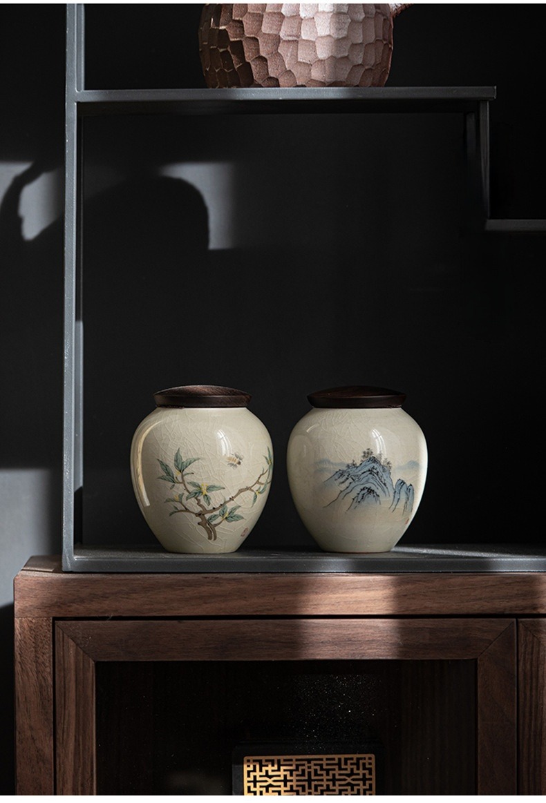 Classic Chinese Style Ceramic Tea Canister with Handpaint Patterns of Landscape and Osmanthus