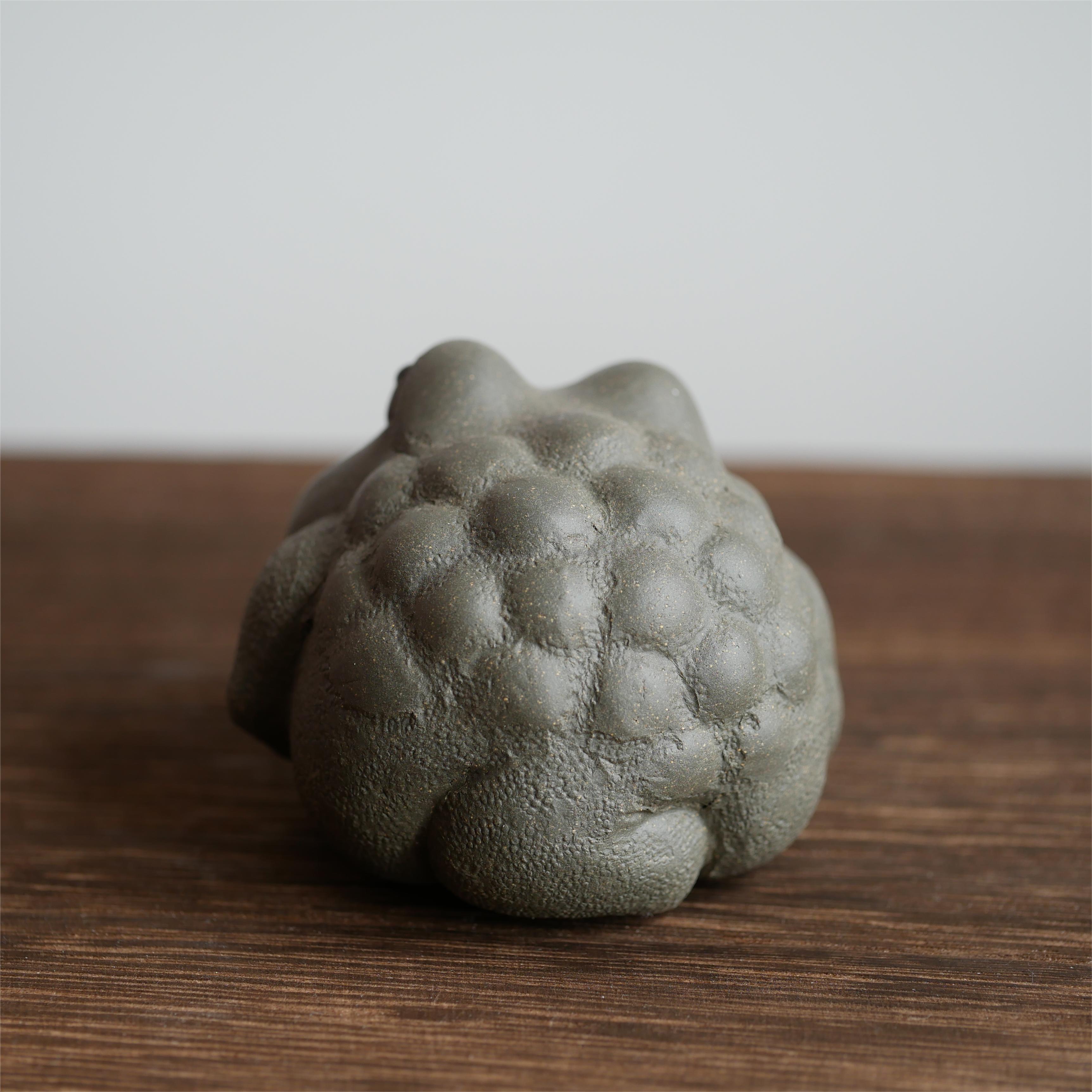 Hooligan Toad Figurine, Ceramic Toad Tea Pet