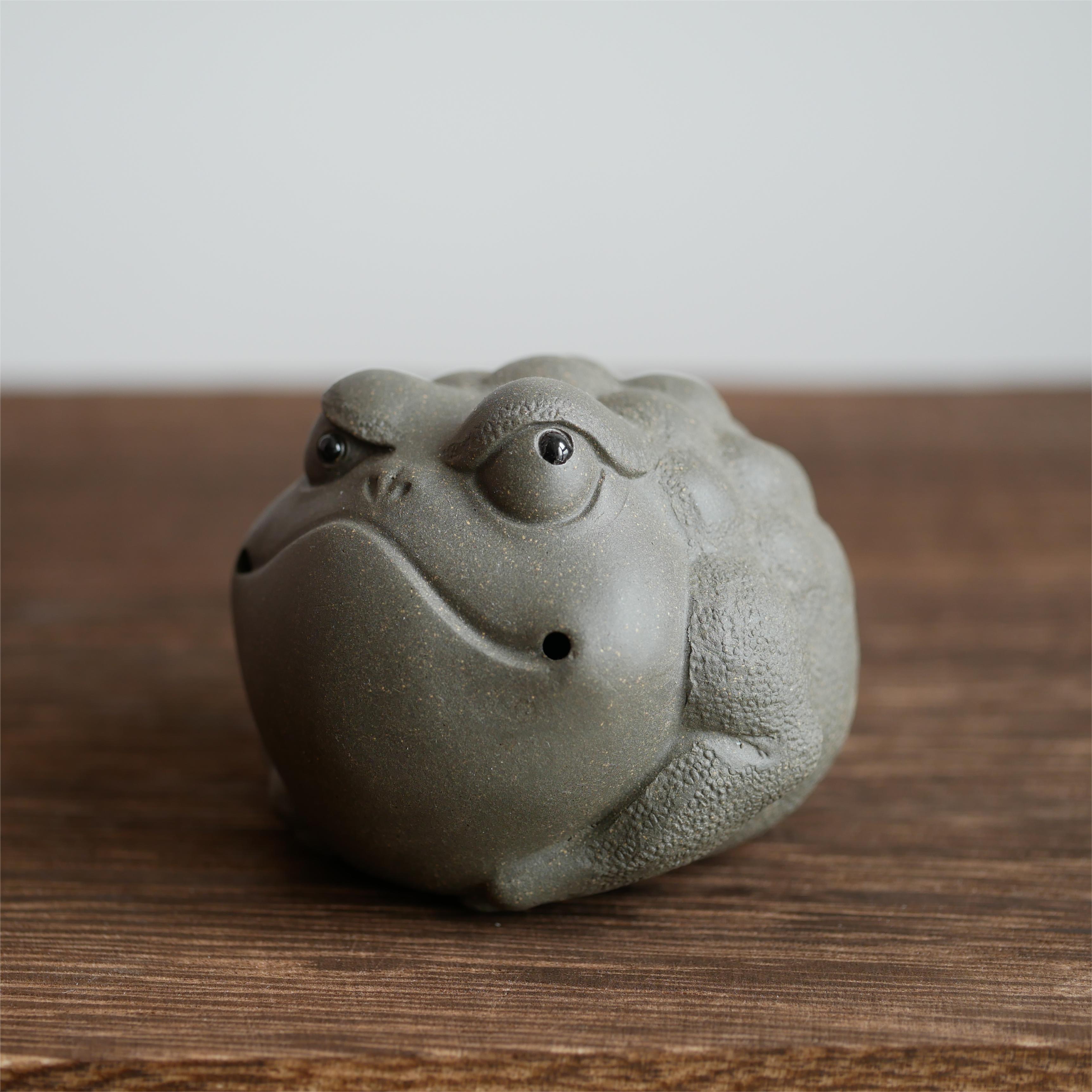 Hooligan Toad Figurine, Ceramic Toad Tea Pet