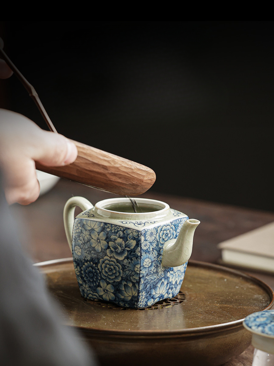 Myriad of Flowers Teapot 180ml