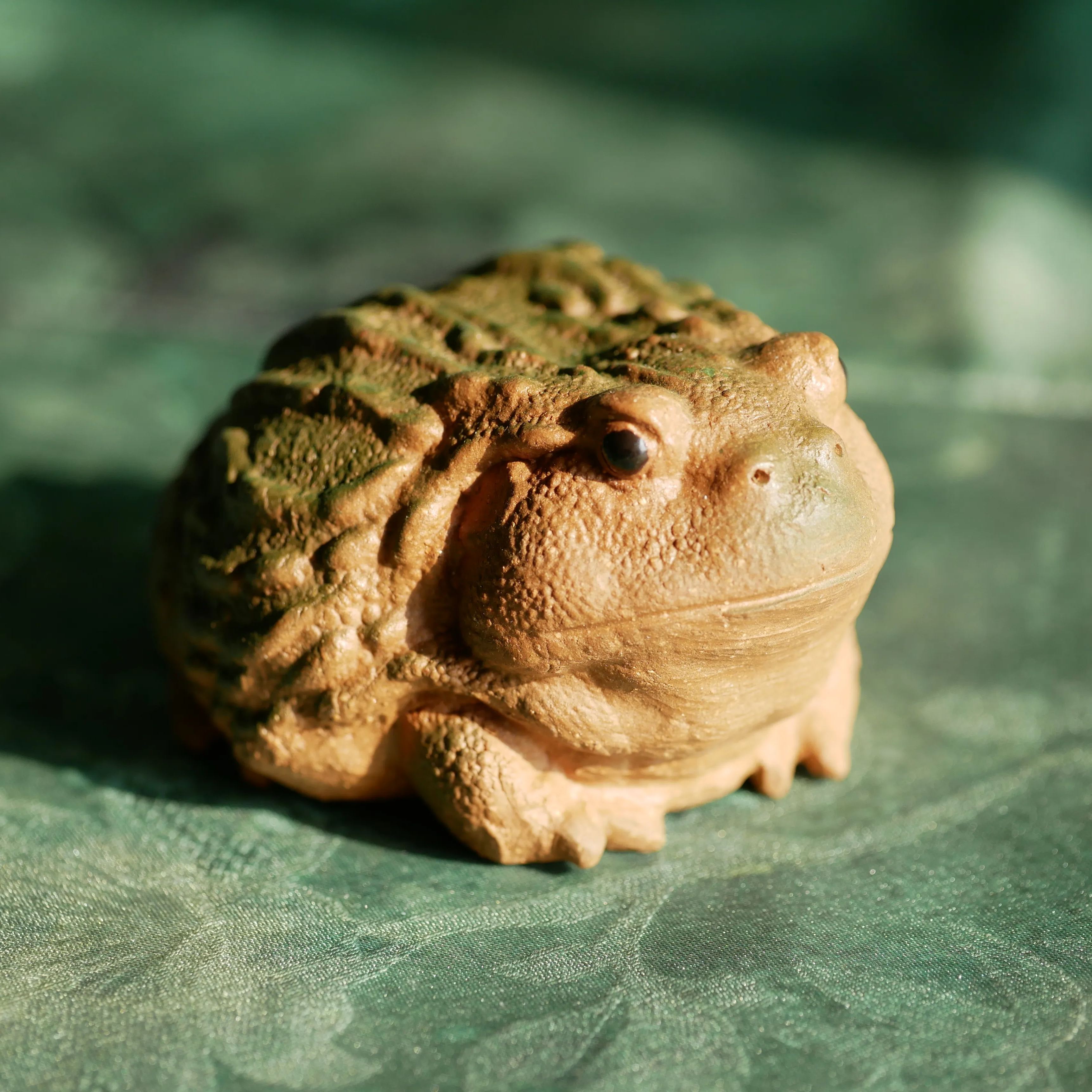 Ceramic Toad Figurine, Handmade Tea Pet, Made of Yixing Zisha Clay