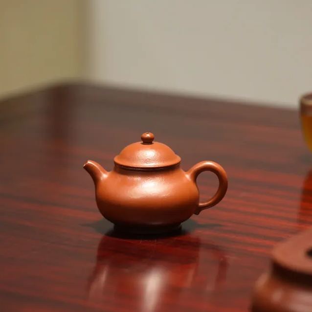 the "Panny", Yixing Purple Clay (Zisha) Teapot, Handmade Gongfu Tea 130ml