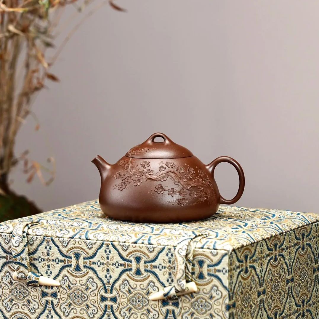 the "Qin Quan Bas-Relief ", Yixing Purple Clay (Zisha) Teapot 150ml