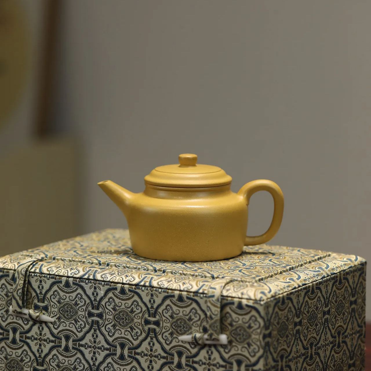 the "Clock of Virtue", Yixing Purple Clay (Zisha) Teapot 200ml