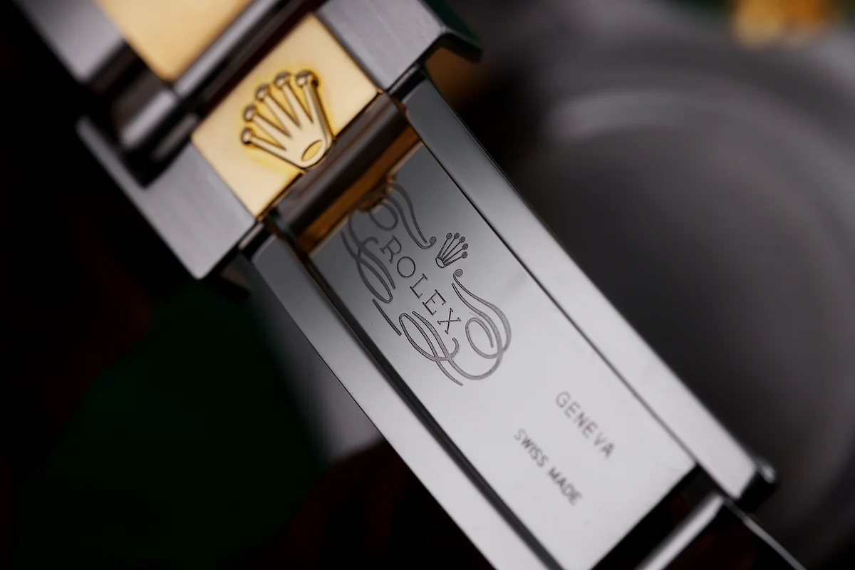 Rolex Daytona | Referenza 116523 | Acciaio inossidabile e oro giallo 18K | Quadrante bianco | Documenti di assistenza Rolex 2025