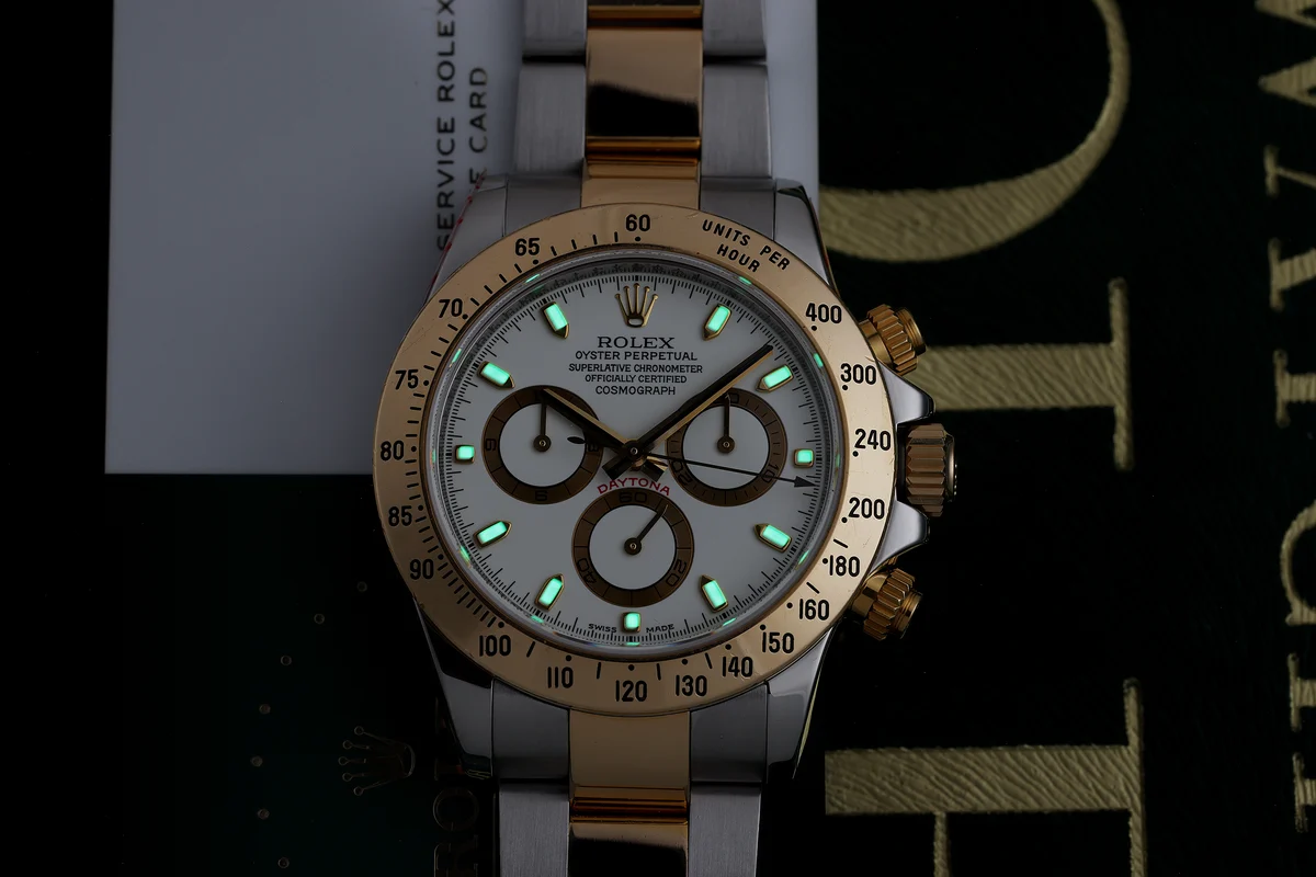 Rolex Daytona | Referenza 116523 | Acciaio inossidabile e oro giallo 18K | Quadrante bianco | Documenti di assistenza Rolex 2025