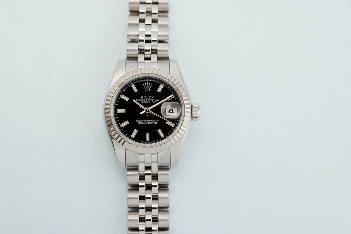 Rolex Lady-Datejust 26 | Ref. 179174 | Quadrante nero | Acciaio Oystersteel e oro bianco 18K | Scatola e documenti originali | 2008