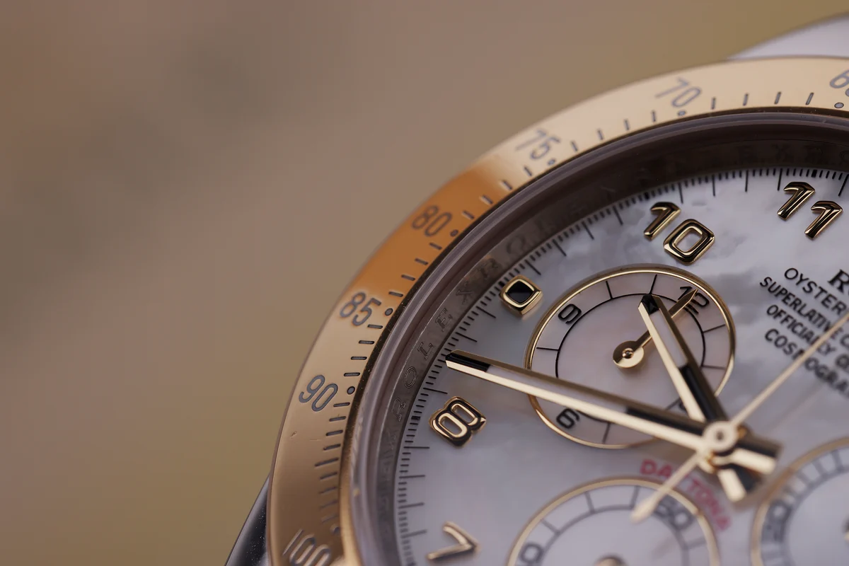 Rolex Daytona | Ref. 116523 | Madreperla bianca | Acciaio inossidabile e oro giallo 18K | Scatola e documenti | 2011