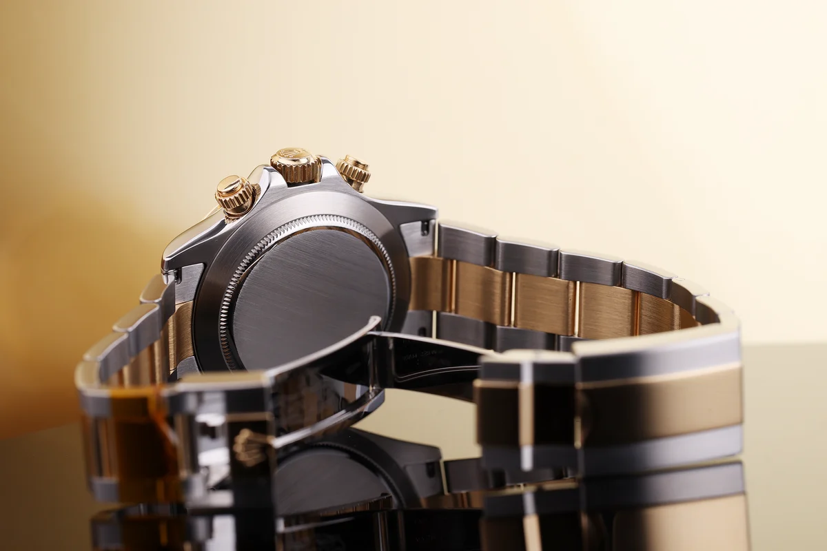 Rolex Daytona | Ref. 116523 | Madreperla bianca | Acciaio inossidabile e oro giallo 18K | Scatola e documenti | 2011