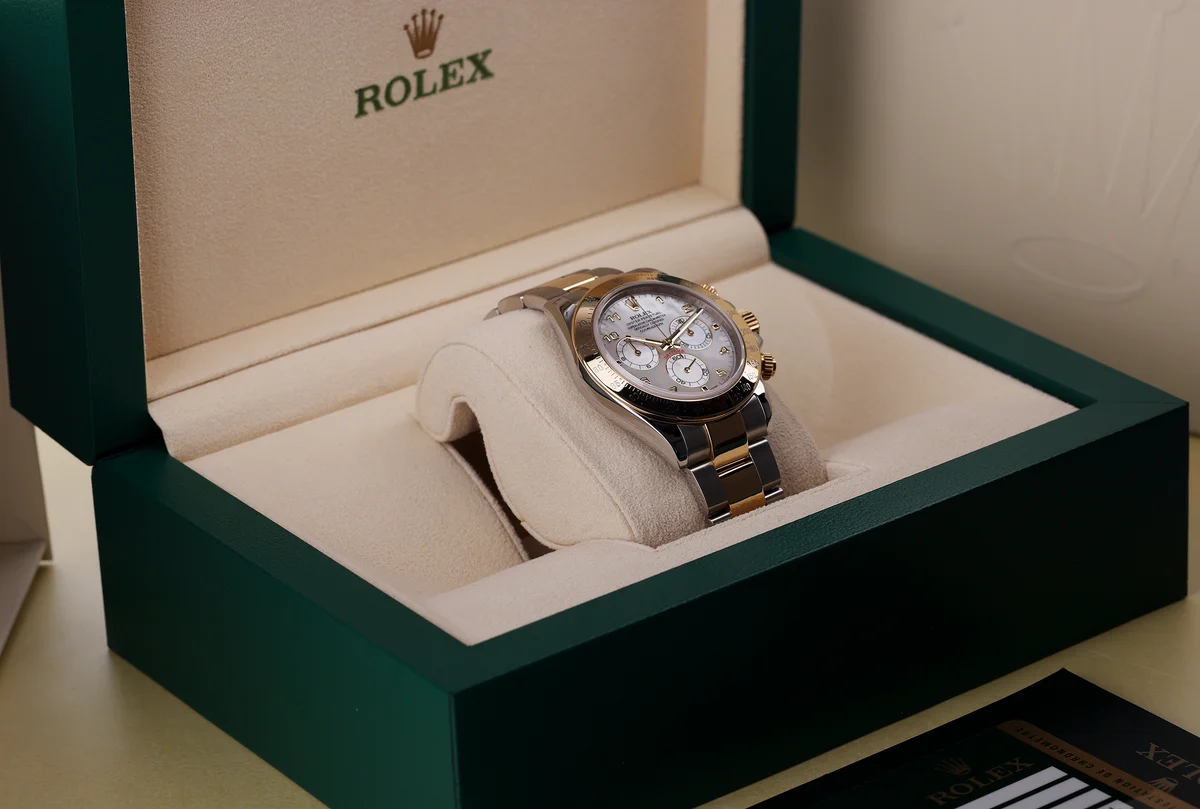 Rolex Daytona | Ref. 116523 | Madreperla bianca | Acciaio inossidabile e oro giallo 18K | Scatola e documenti | 2011