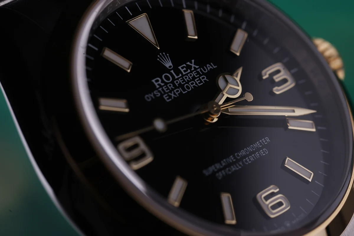 Rolex Explorer 36 | Ref. 124273 | Acciaio Oystersteel e oro giallo 18K | 36 mm | Scatola e documenti originali | 2024