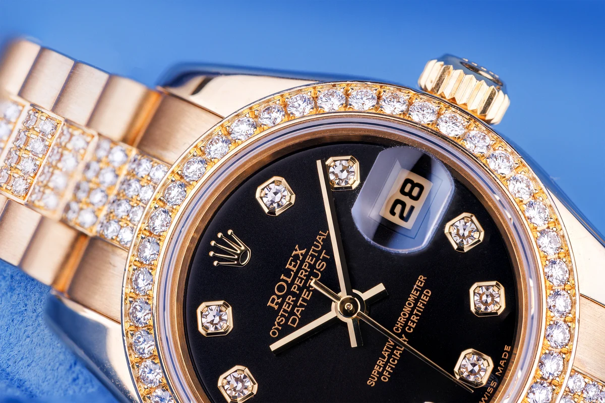 Rolex Lady-Datejust 26 mm | Ref. 179138 | Quadrante nero con diamanti e bracciale con diamanti | Oro giallo 18 carati | Scatola e documenti originali | 2004