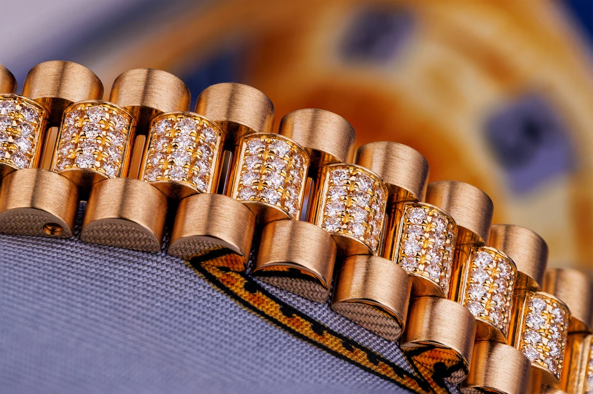 Rolex Lady-Datejust 26 mm | Ref. 179138 | Quadrante nero con diamanti e bracciale con diamanti | Oro giallo 18 carati | Scatola e documenti originali | 2004