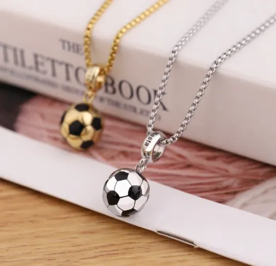 ⚽Futbalový náhrdelník 2023 s personalizovaným menom