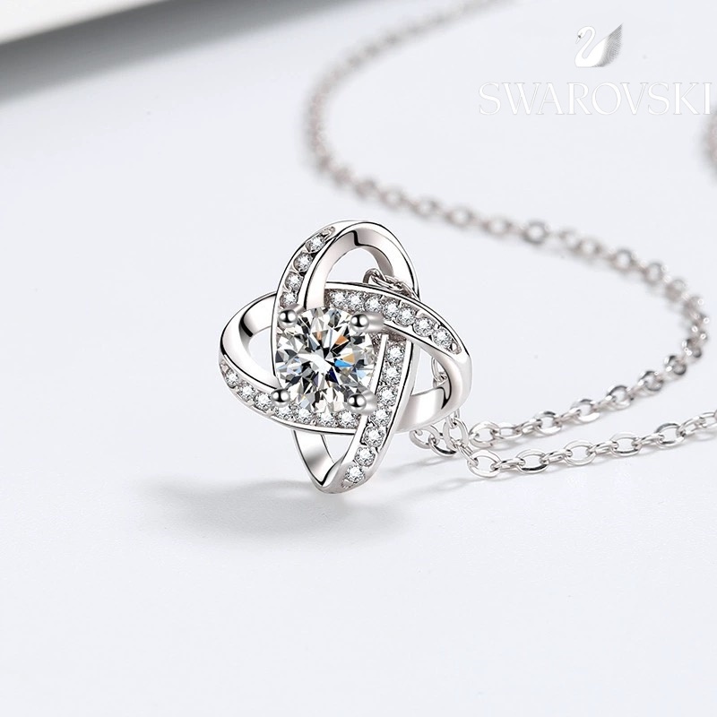 Chanel Ελαφρύ, πολυτελές κολιέ με διαμάντι από moissanite