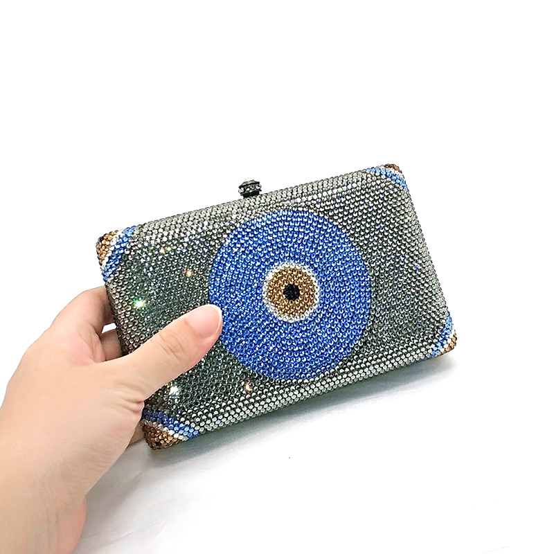 Creative Camera Clutch