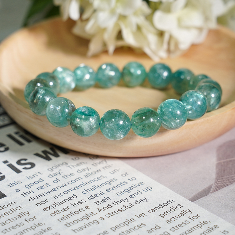 Green Mica Healing Crystal Energy Souvenir Bracelet - Inspiration, Healing, and Balance