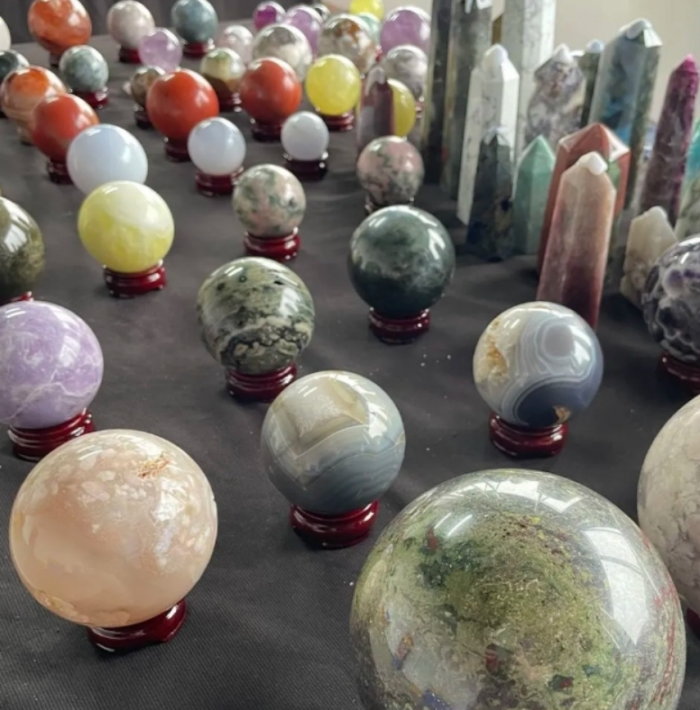 Dong - Customized Handpicked Crystal & Carvings - HighlandCrystal Select