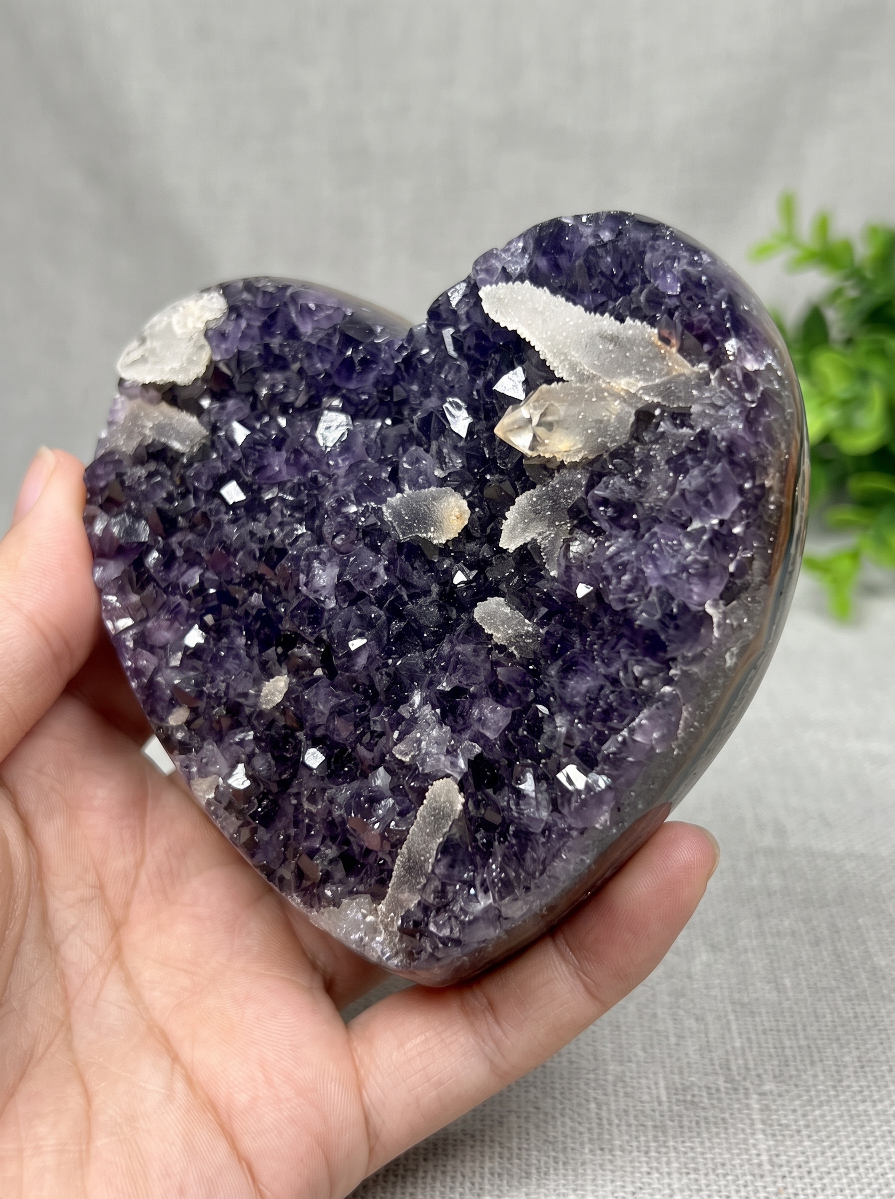 Natural Amethyst Heart Cluster – Hand-Polished Purple Crystal Decor