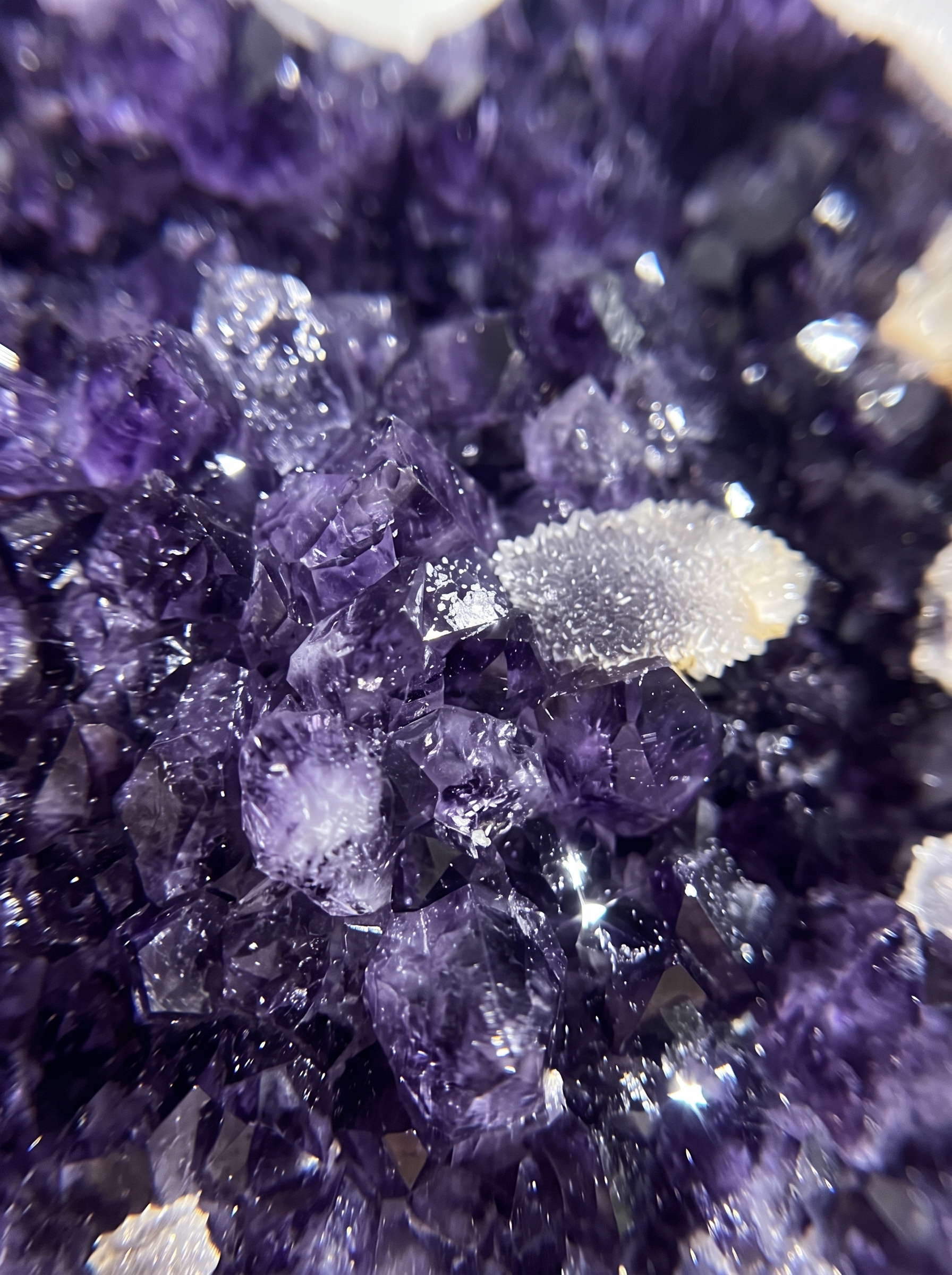 Natural Amethyst Heart Cluster – Hand-Polished Purple Crystal Decor