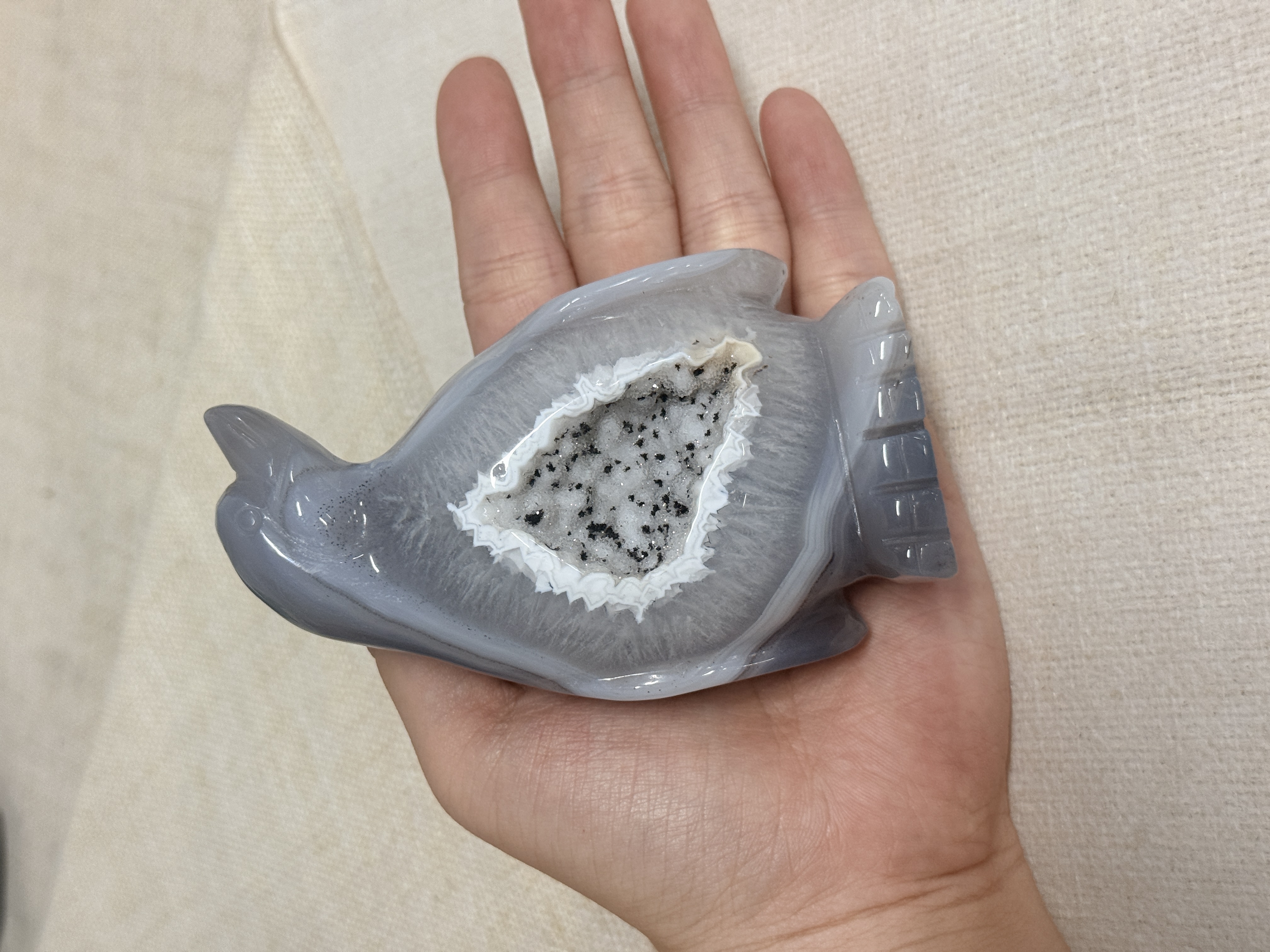 Natural Druzy Agate Penguin – Hand-Carved Crystal Animal Figurine