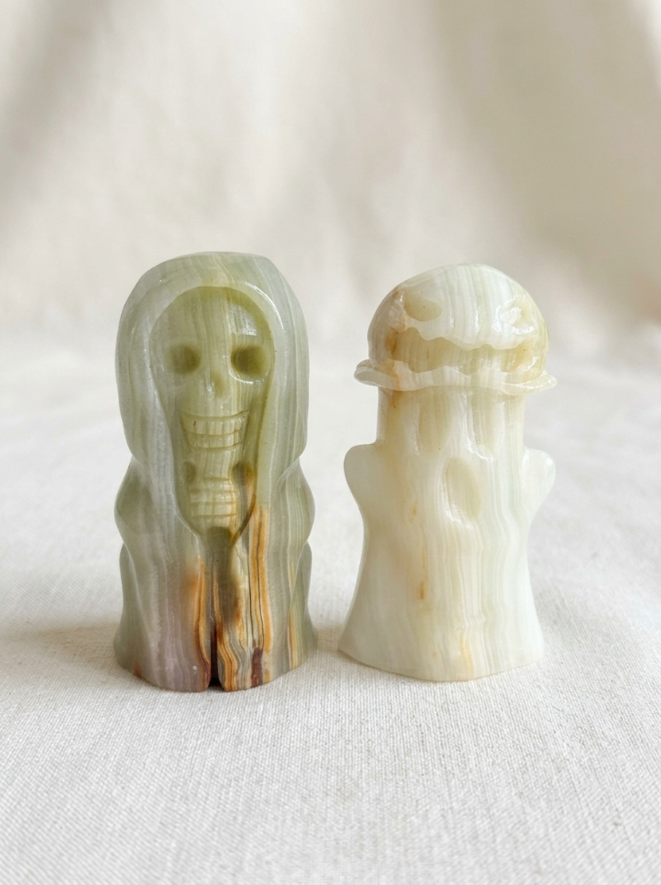 Hand-Carved Afghan Jade Little Ghost & Skull Figurines – Halloween Crystal Decor