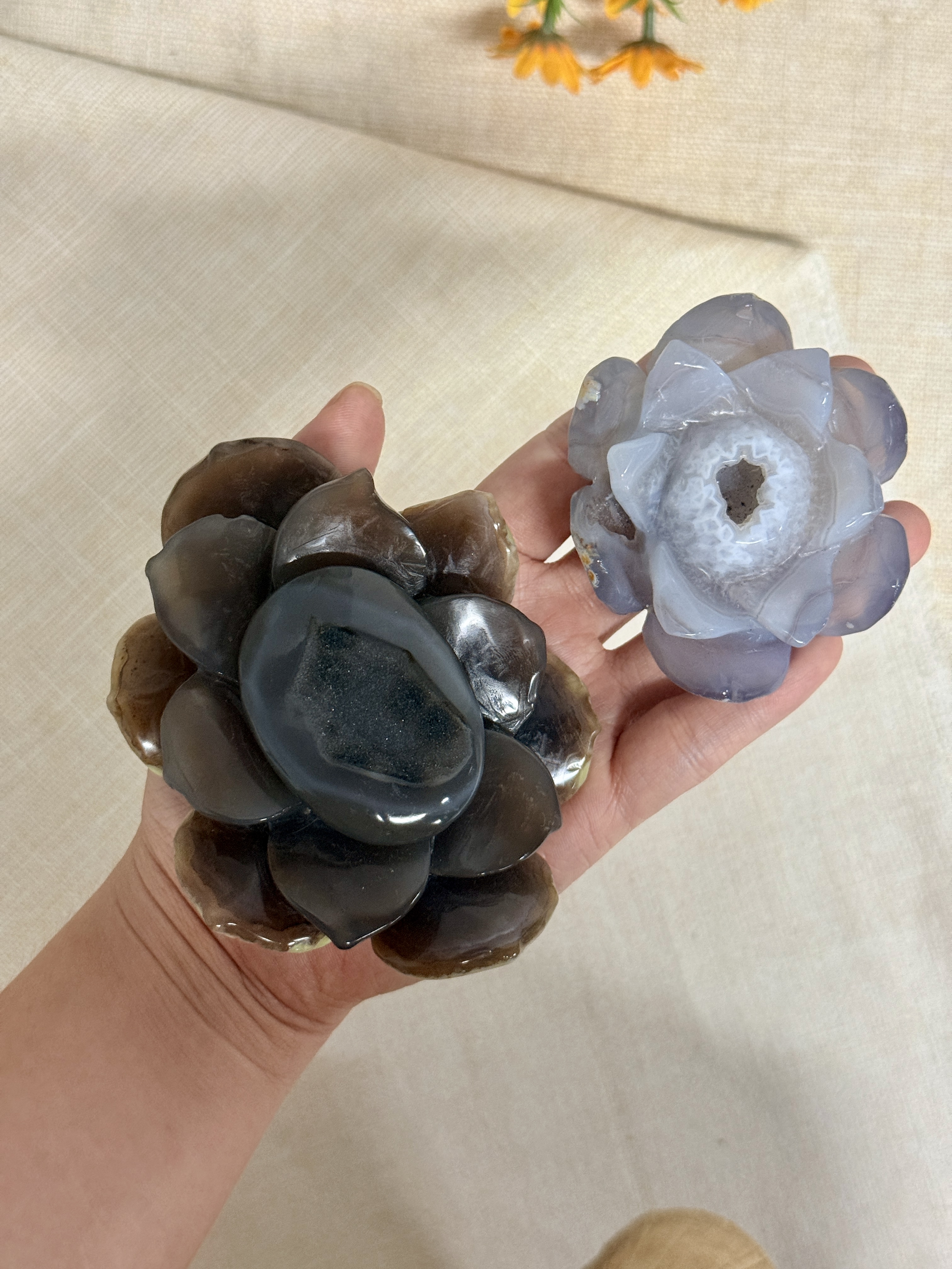 Natural Geode Agate Lotus Flower – Hand-Carved Druzy Crystal Decor & Spiritual Gift