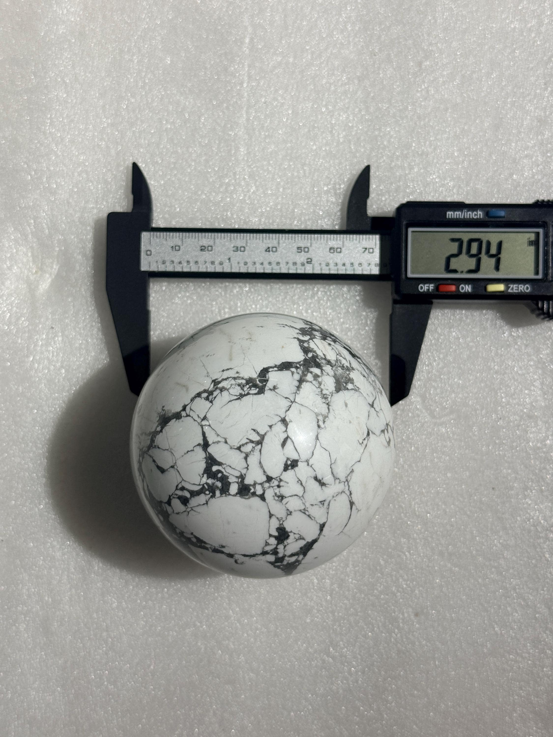 Howlite Sphere Natural White Crystal Ball Meditation Home Decor Gift