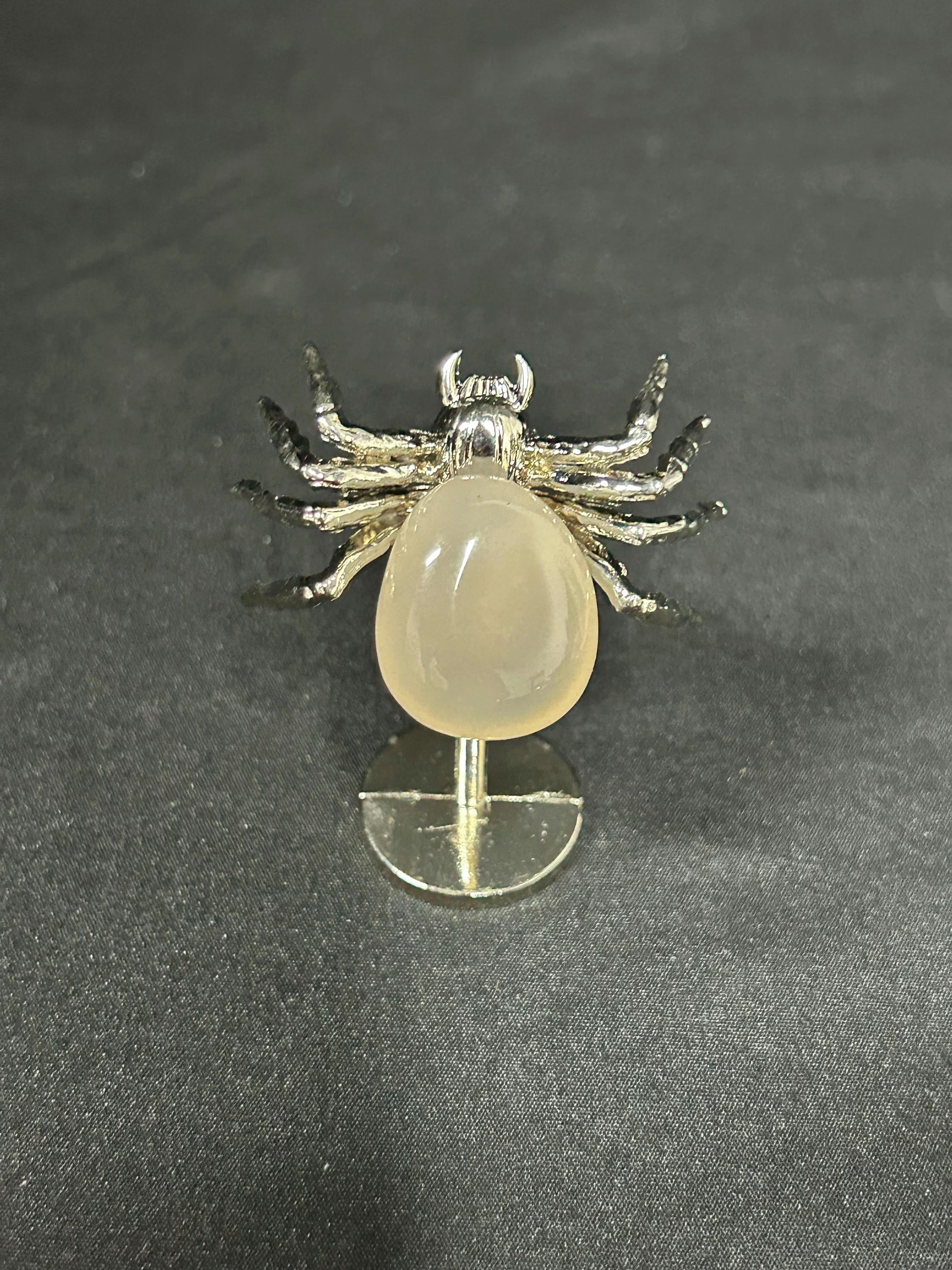 Crystal Spider Figurine, Gemstone Decor, Red Jasper / Rose Quartz / Amethyst / Clear Quartz, Gothic Altar Statue, Witchy Halloween Gift