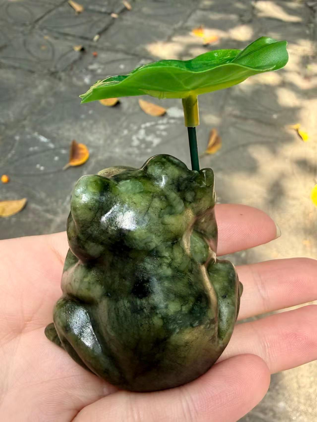 Frog Lover Crystal Figurine 2.0" Natural Green Jade With Lotus Leaf  Good Luck Gift