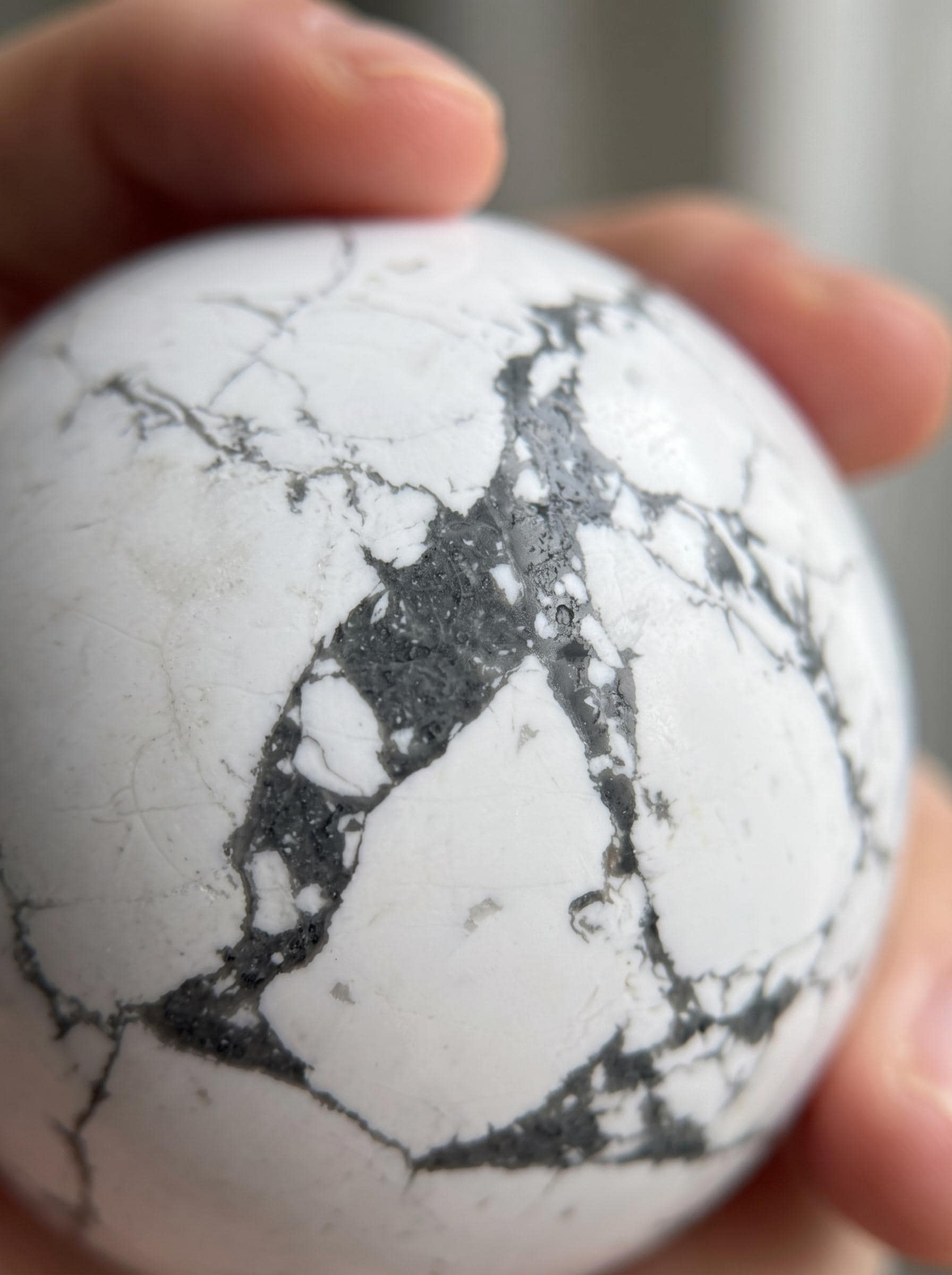 Howlite Sphere Natural White Crystal Ball Meditation Home Decor Gift
