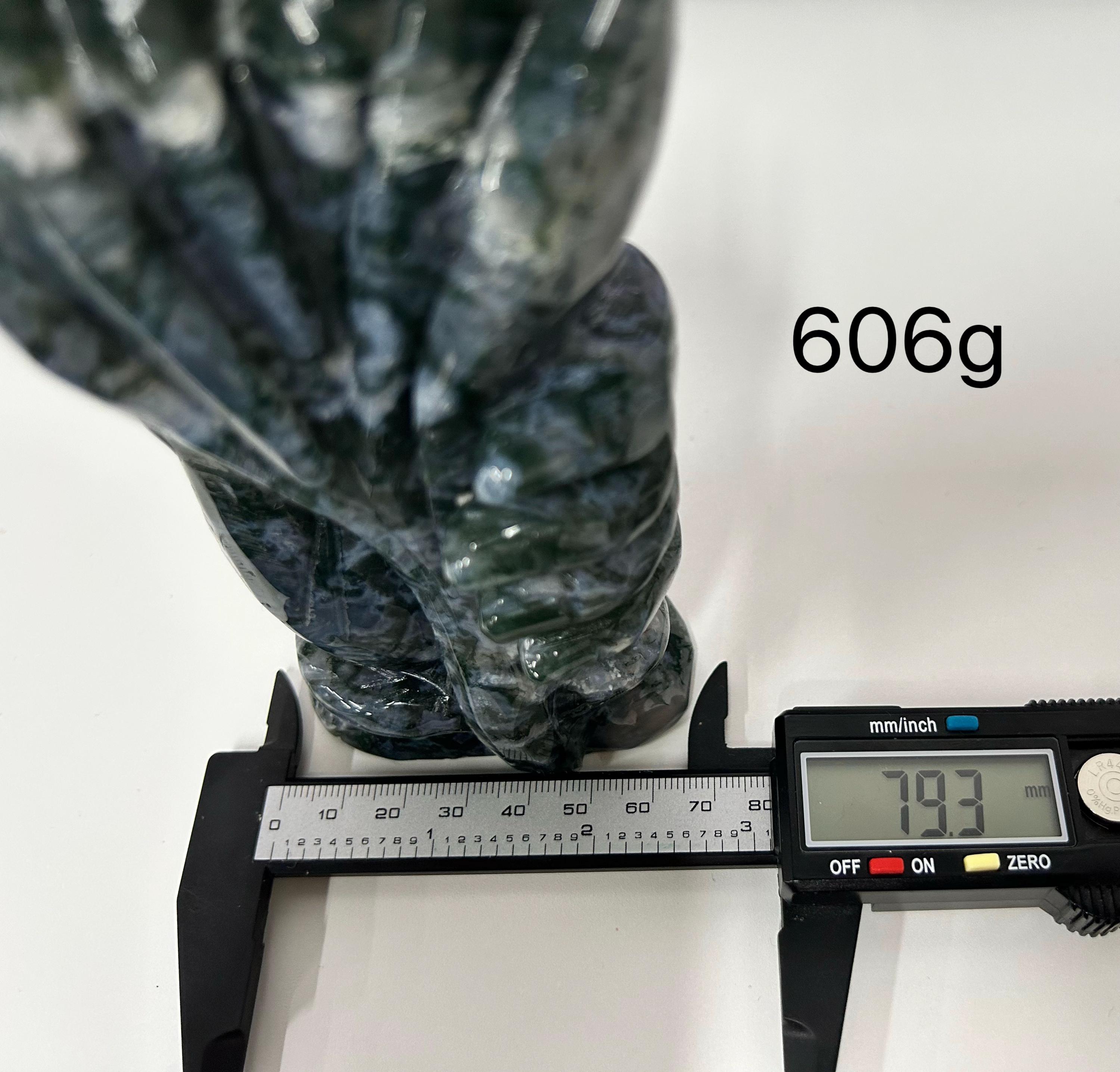 Moss Agate Hand Sculpture, Natural Crystal Hand Figurine, Stone Altar Decor, Meditation Space Crystal, Moss Agate Collectible