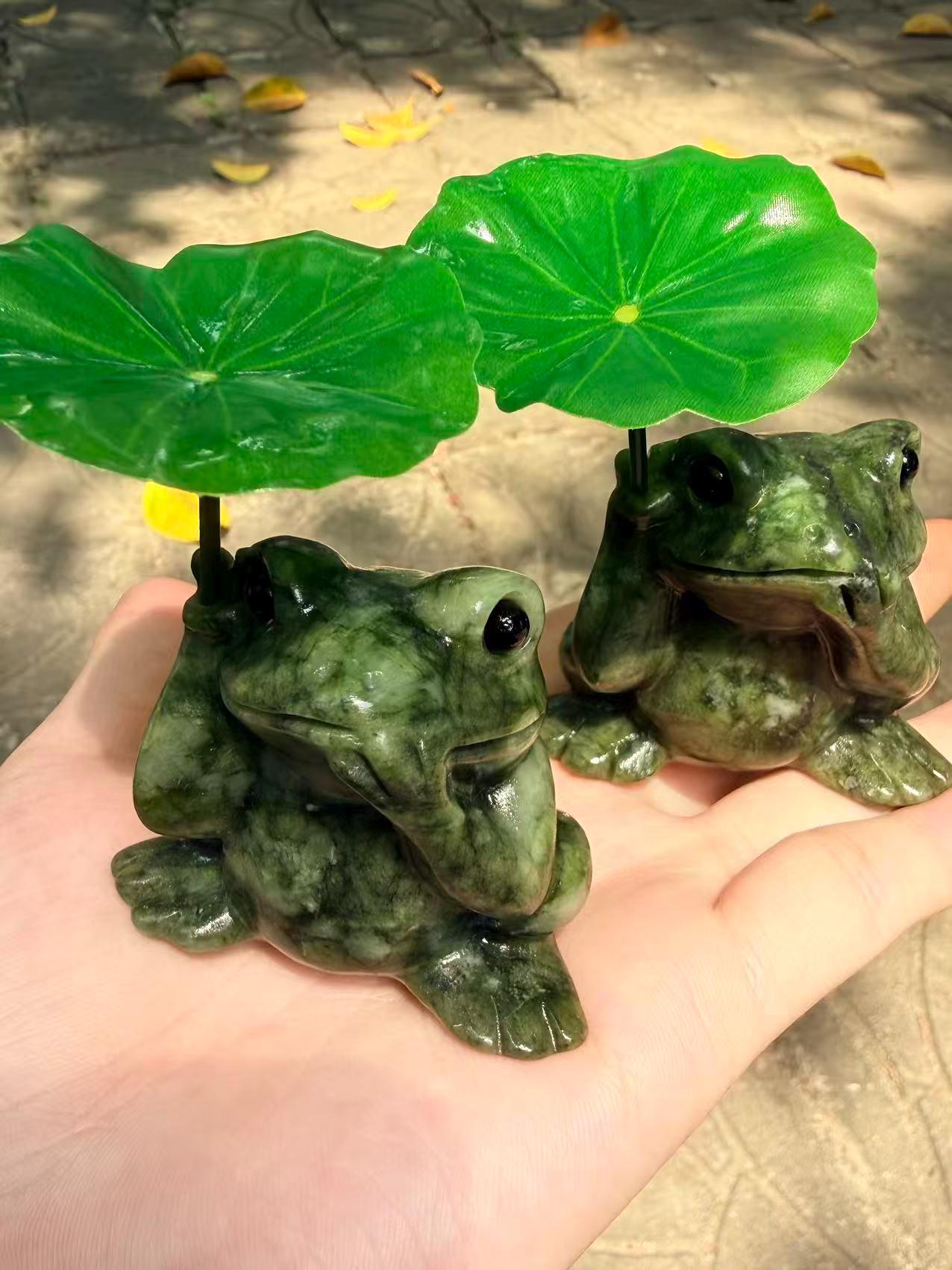 Frog Lover Crystal Figurine 2.0" Natural Green Jade With Lotus Leaf  Good Luck Gift
