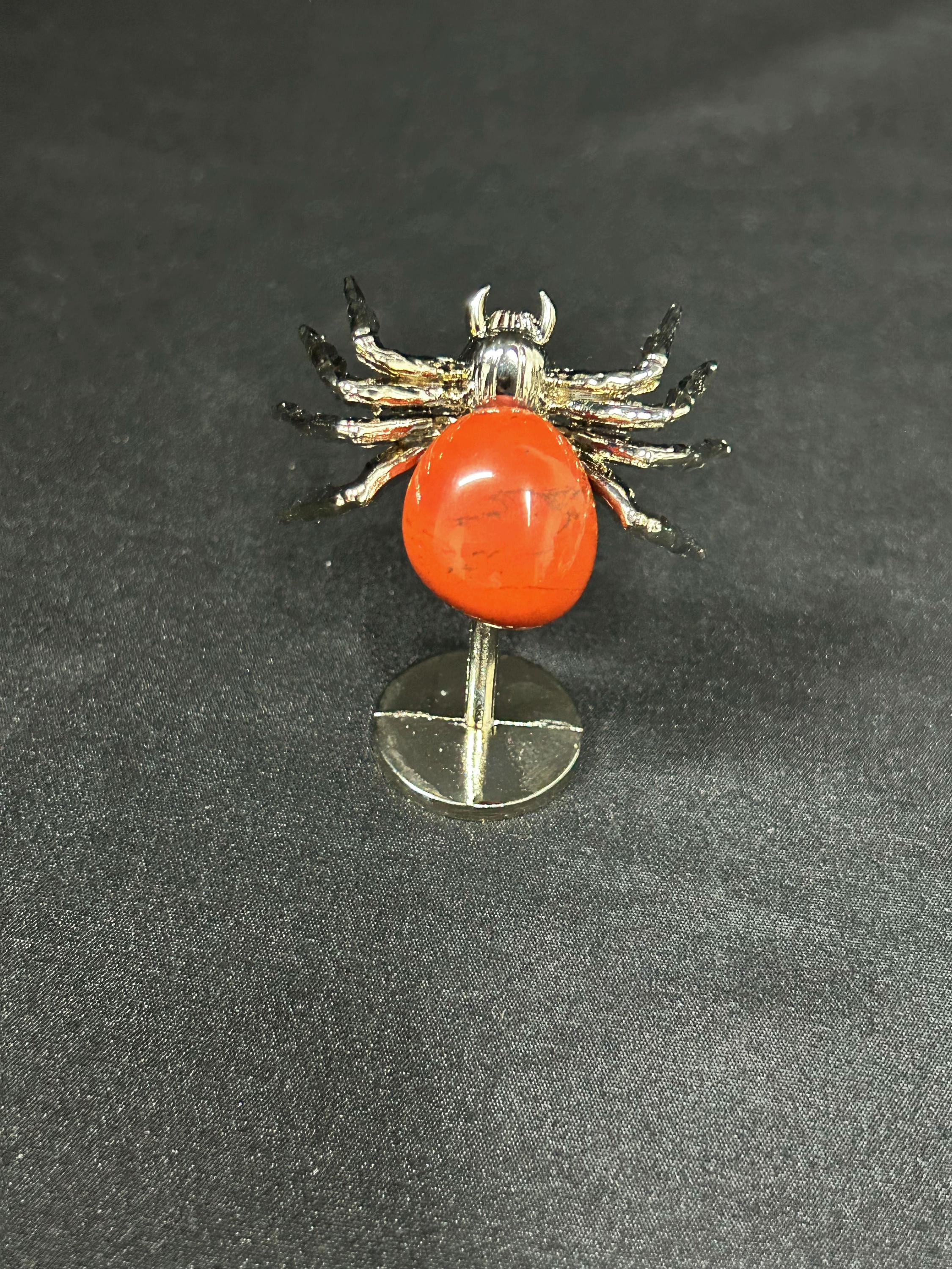 Crystal Spider Figurine, Gemstone Decor, Red Jasper / Rose Quartz / Amethyst / Clear Quartz, Gothic Altar Statue, Witchy Halloween Gift