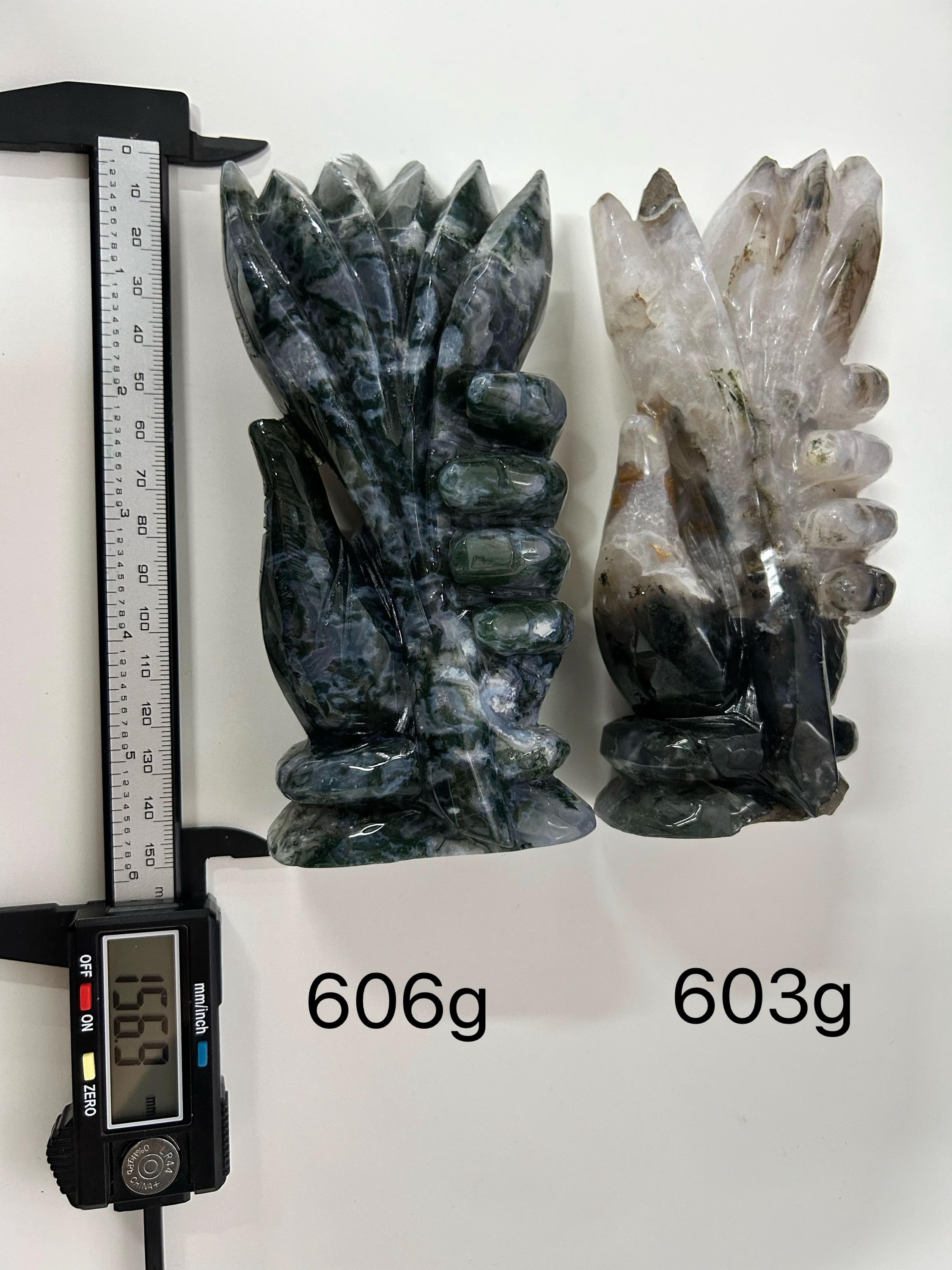 Moss Agate Hand Sculpture, Natural Crystal Hand Figurine, Stone Altar Decor, Meditation Space Crystal, Moss Agate Collectible