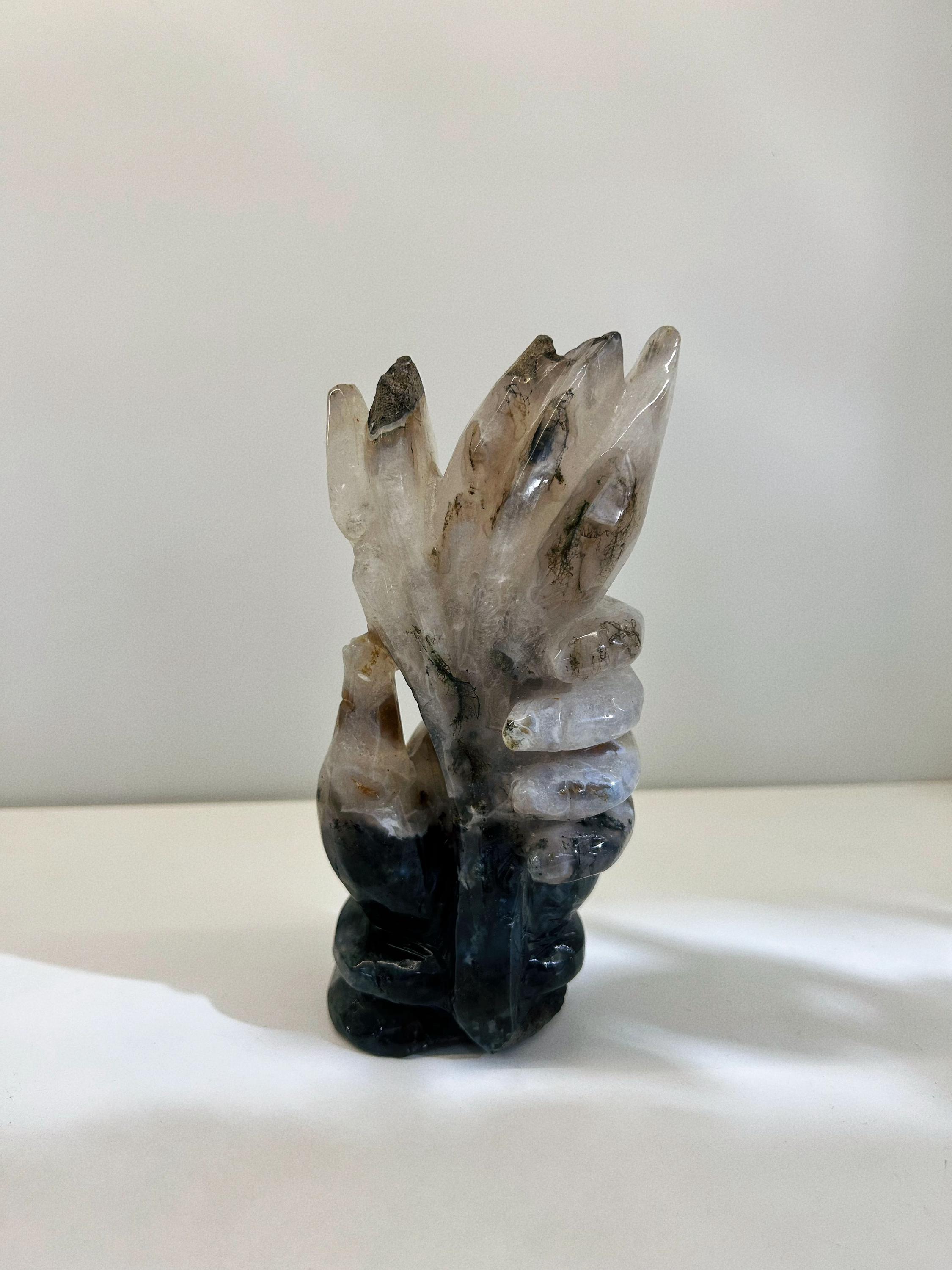 Moss Agate Hand Sculpture, Natural Crystal Hand Figurine, Stone Altar Decor, Meditation Space Crystal, Moss Agate Collectible