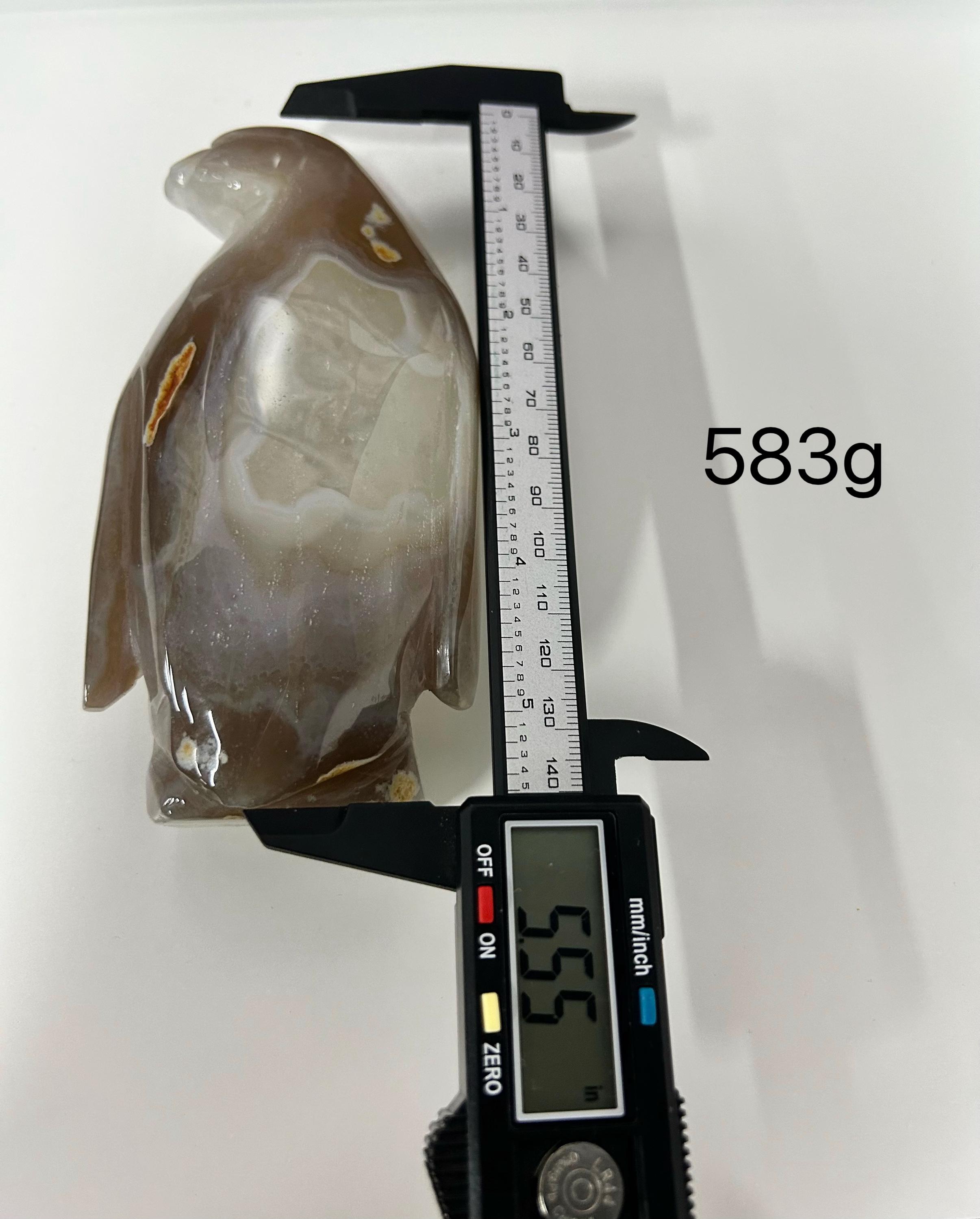 Natural Agate Geode Penguin Carving – Hand-Carved Crystal Animal Statue for Home Decor & Reiki Healing