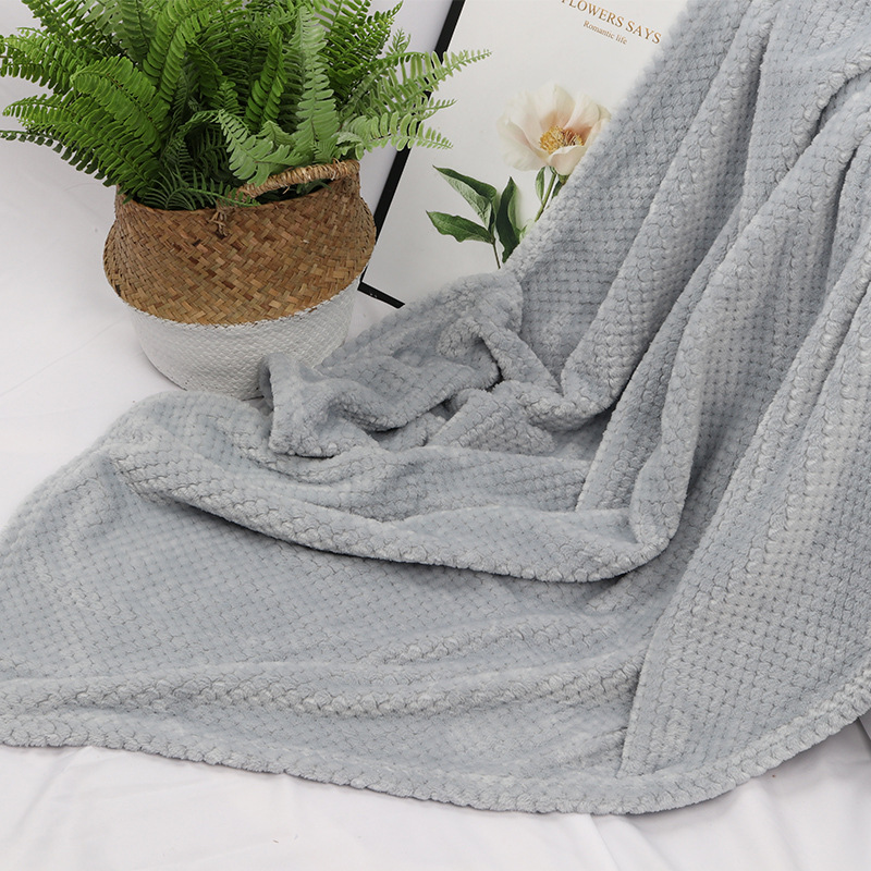 Pet Blanket dog blanket dog mat Four Seasons universal fleece blanket coral fleece quilt pet cushion mat